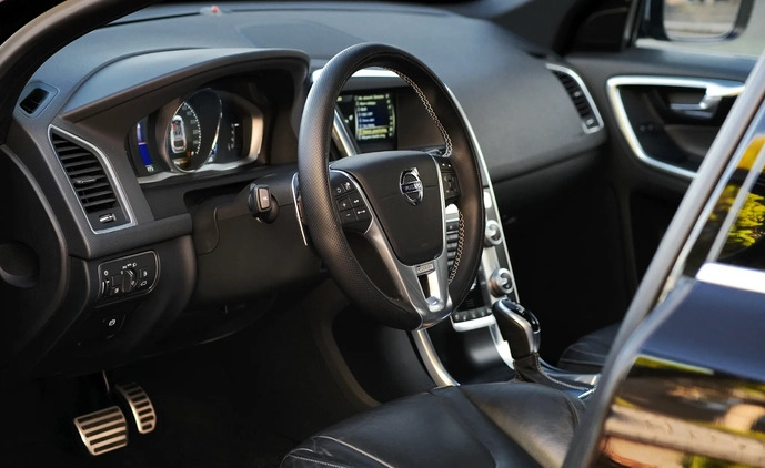 Volvo XC 60 cena 99900 przebieg: 173000, rok produkcji 2016 z Białystok małe 631